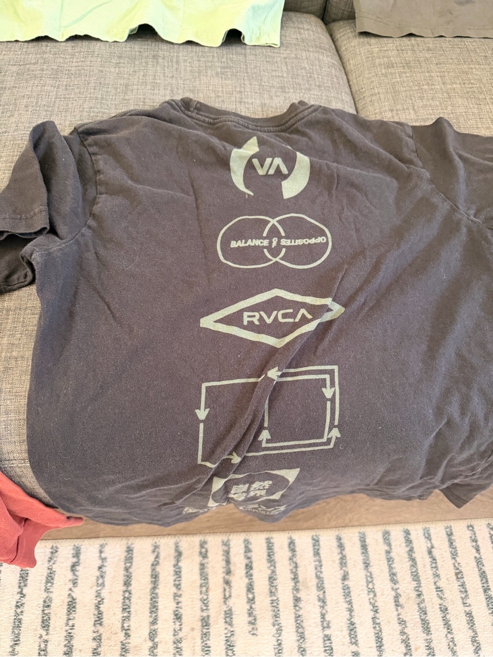 Boys RVCA shirts bundle - Picture 11 of 12